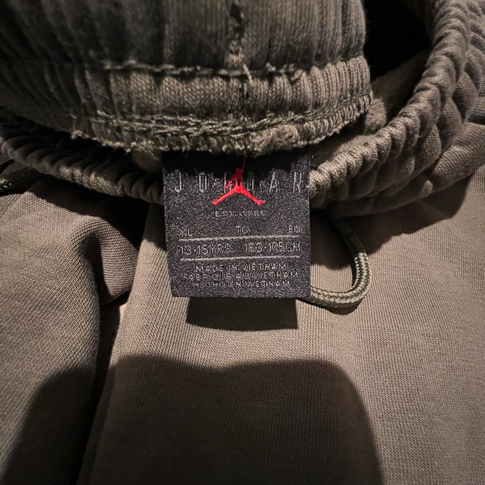 Nike Air Jordan Boys Joggers XL Olive Green Sweatpants Youth xl XLarge Athletic - Picture 6 of 7